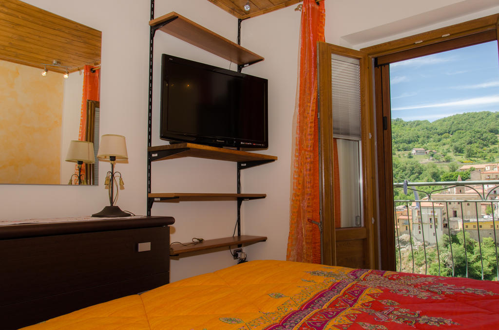 B&B La Perla Nelle Dolomiti Castelmezzano Kamer foto
